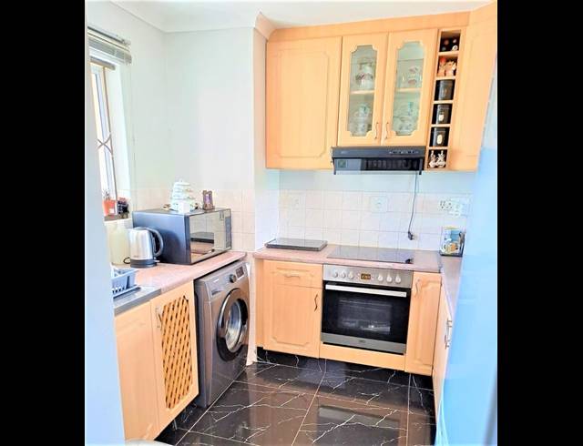 2 BEDROOM PROPERTY TO RENT IN NORTH BEACH